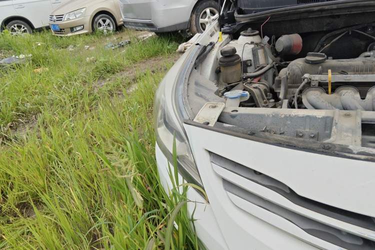 Used Hyundai Verna (older generation) 2014 1.4L Manual Fashion GS Model Right Front Headlight
