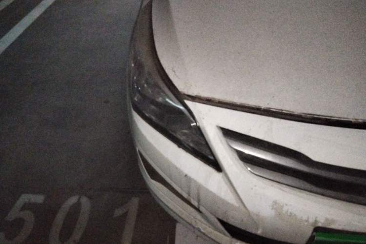 Used Hyundai Verna (older generation) 2014 1.4L Automatic Smart GLS Right Front Headlight