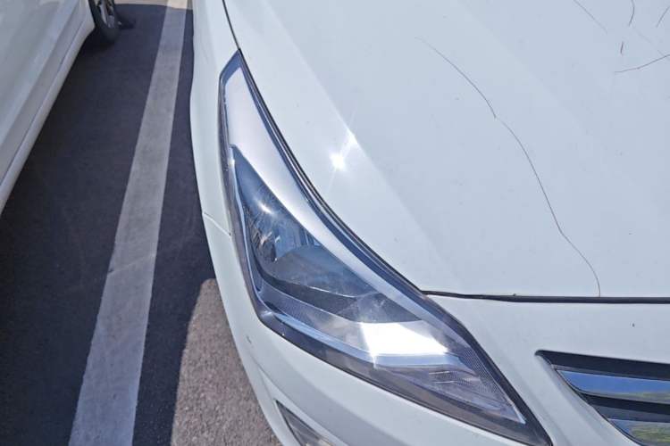 Used Hyundai Verna (older generation) 2014 1.4L Automatic Smart GLS Right Front Headlight