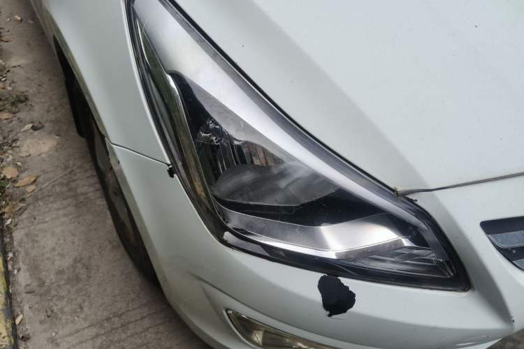 Used Hyundai Verna (older generation) 2014 1.4L Automatic Smart GLS Right Front Headlight