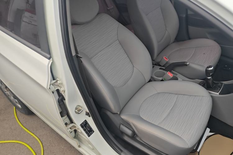 Used Hyundai Verna (older generation) 2014 1.4L Manual Smart GLS Trim Right Front Seat