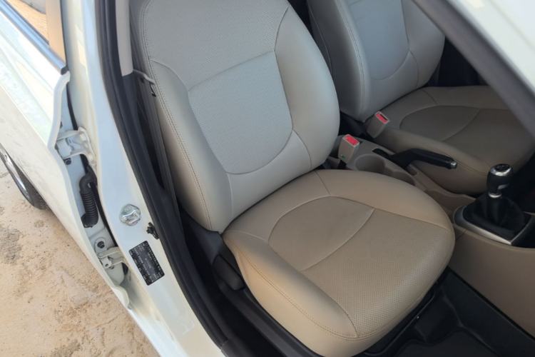Used Hyundai Verna (older generation) 2014 1.4L Manual Smart GLS Trim Right Front Seat