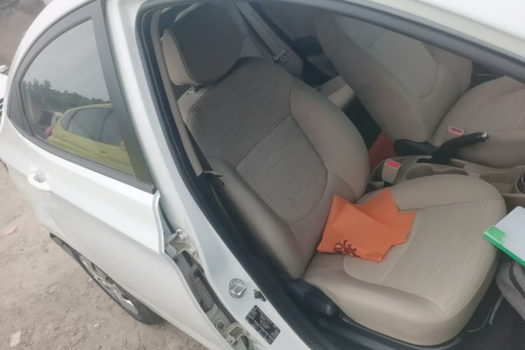Used Hyundai Verna (older generation) 2014 1.4L Manual Smart GLS Trim Right Front Seat