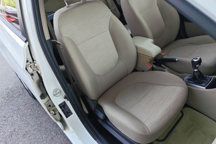 Used Hyundai Verna (older generation) 2014 1.4L Manual Smart GLS Trim Right Front Seat