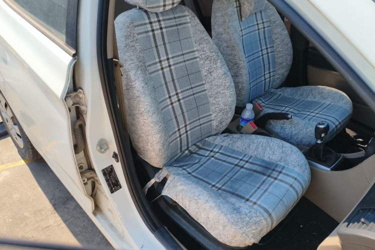 Used Hyundai Verna (older generation) 2014 1.4L Manual Smart GLS Trim Right Front Seat