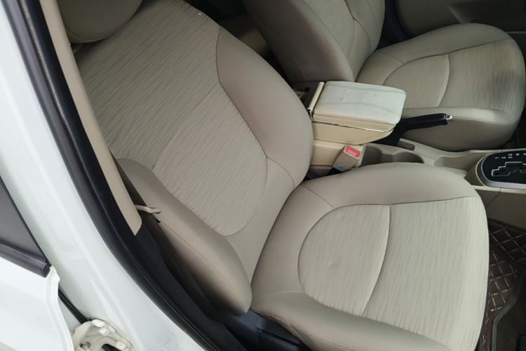Used Hyundai Verna (older generation) 2014 1.4L Automatic Smart GLS Right Front Seat