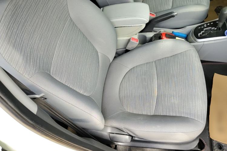 Used Hyundai Verna (older generation) 2014 1.4L Automatic Smart GLS Right Front Seat