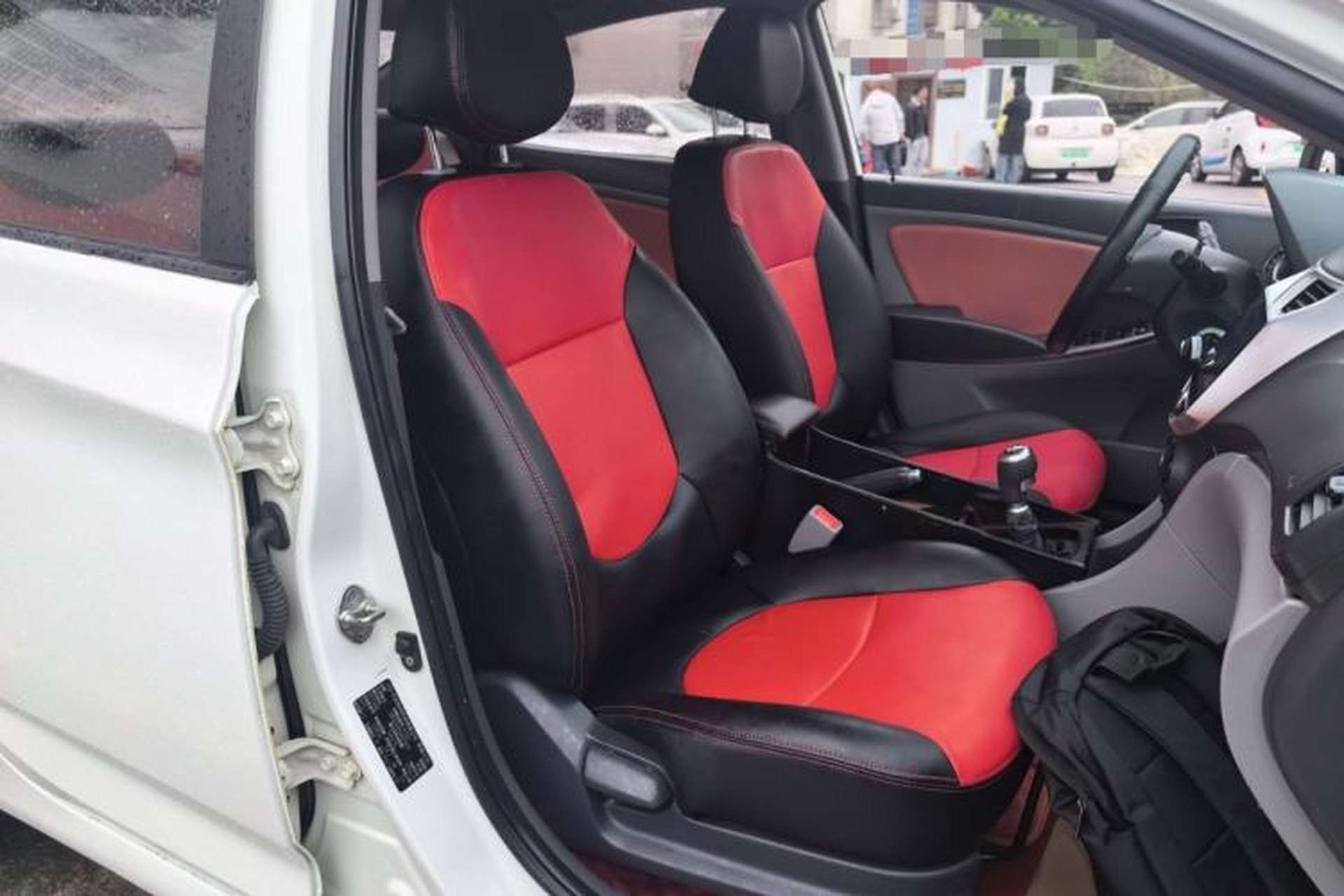 Used Hyundai Verna (older generation) 2014 1.4L Manual Smart GLS Trim Right Front Seat