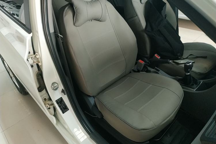 Used Hyundai Verna (older generation) 2014 1.4L Manual Smart GLS Trim Right Front Seat