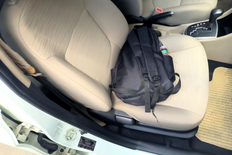 Used Hyundai Verna (older generation) 2014 1.4L Automatic Smart GLS Right Front Seat