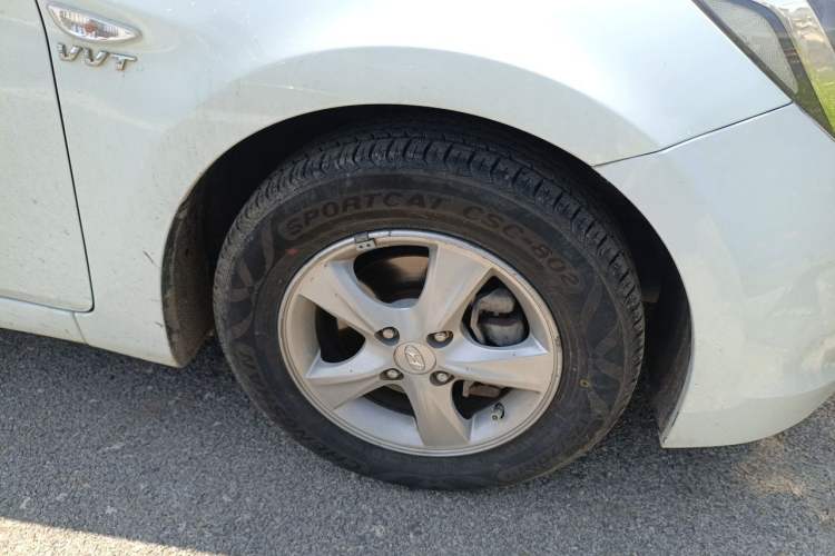 Used Hyundai Verna (older generation) 2014 1.4L Automatic Fashion GS Model Right Front Wheel Hub