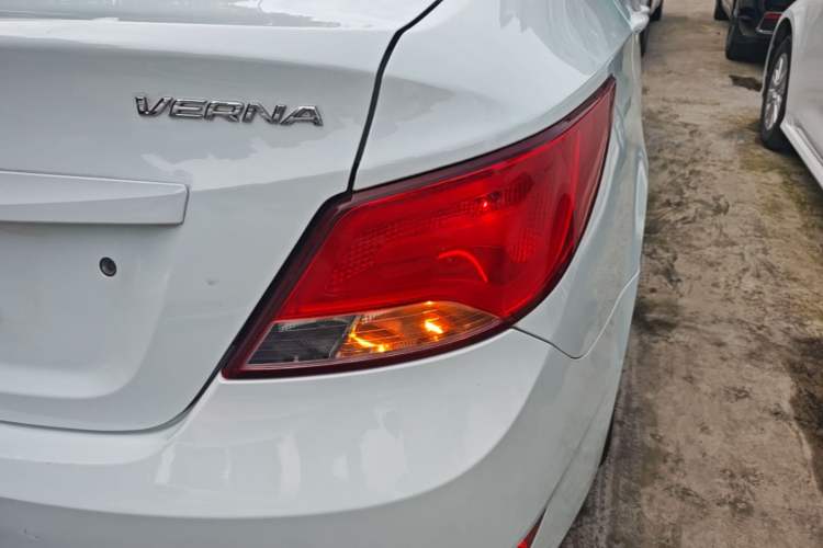 Used Hyundai Verna (older generation) 2014 1.4L Manual Smart GLS Trim Right Rear Taillight