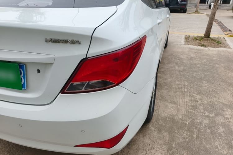 Used Hyundai Verna (older generation) 2014 1.4L Manual Smart GLS Trim Right Rear Taillight