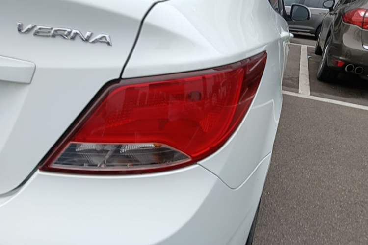 Used Hyundai Verna (older generation) 2014 1.4L Manual Smart GLS Trim Right Rear Taillight