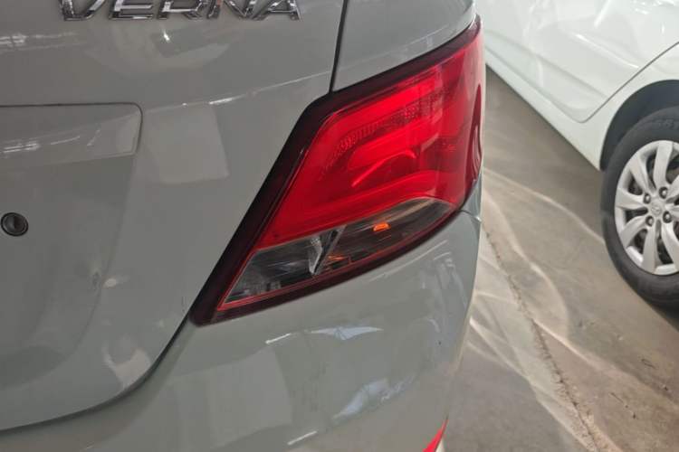 Used Hyundai Verna (older generation) 2014 1.4L Manual Smart GLS Trim Right Rear Taillight