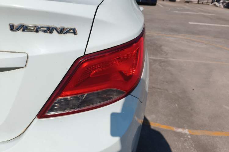 Used Hyundai Verna (older generation) 2014 1.4L Manual Smart GLS Trim Right Rear Taillight