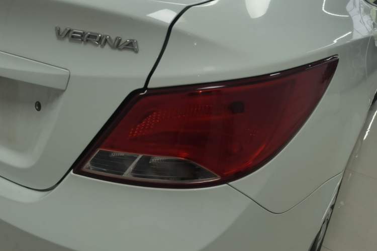 Used Hyundai Verna (older generation) 2014 1.4L Manual Smart GLS Trim Right Rear Taillight