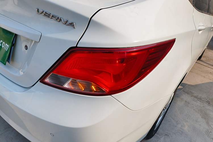 Used Hyundai Verna (older generation) 2014 1.4L Manual Smart GLS Trim Right Rear Taillight