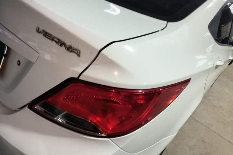 Used Hyundai Verna (older generation) 2014 1.4L Manual Smart GLS Trim Right Rear Taillight