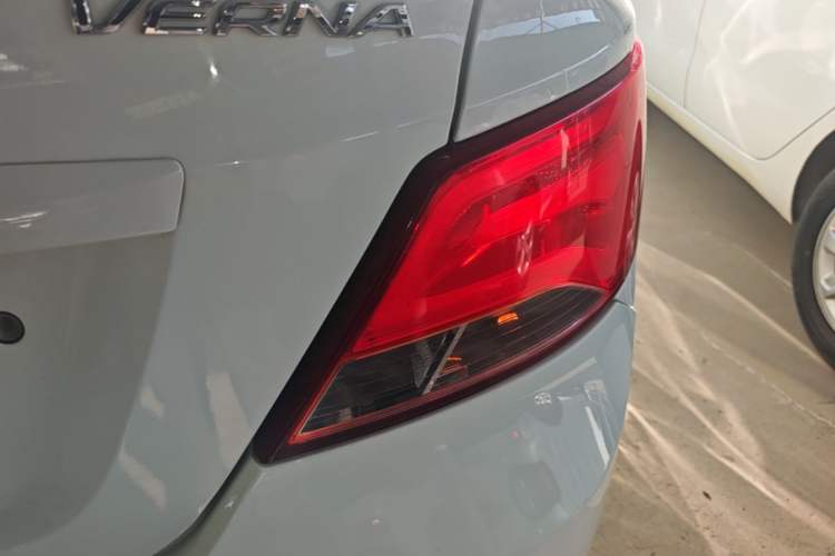 Used Hyundai Verna (older generation) 2014 1.4L Manual Smart GLS Trim Right Rear Taillight