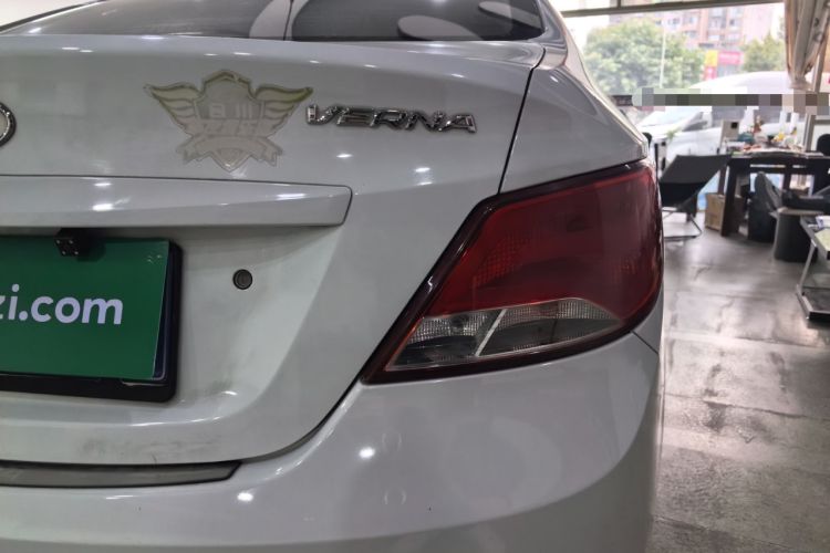 Used Hyundai Verna (older generation) 2014 1.4L Automatic Smart GLS Right Rear Taillight