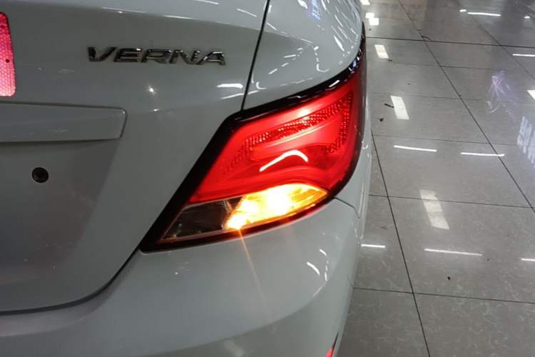 Used Hyundai Verna (older generation) 2014 1.4L Manual Smart GLS Trim Right Rear Taillight