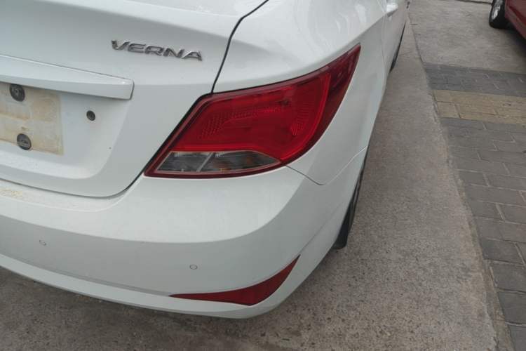 Used Hyundai Verna (older generation) 2014 1.4L Manual Smart GLS Trim Right Rear Taillight