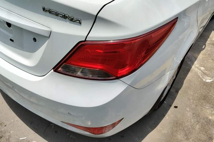 Used Hyundai Verna (older generation) 2014 1.4L Manual Smart GLS Trim Right Rear Taillight