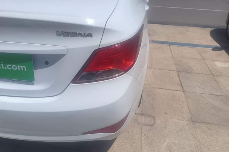 Used Hyundai Verna (older generation) 2014 1.4L Manual Smart GLS Trim Right Rear Taillight