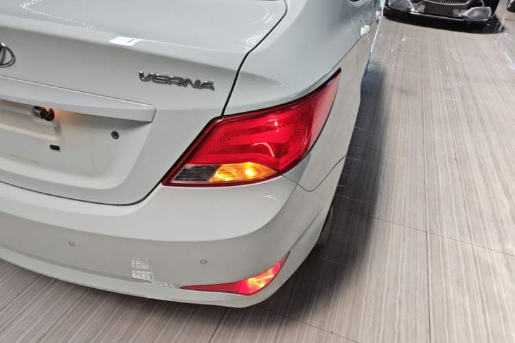 Used Hyundai Verna (older generation) 2014 1.4L Manual Smart GLS Trim Right Rear Taillight