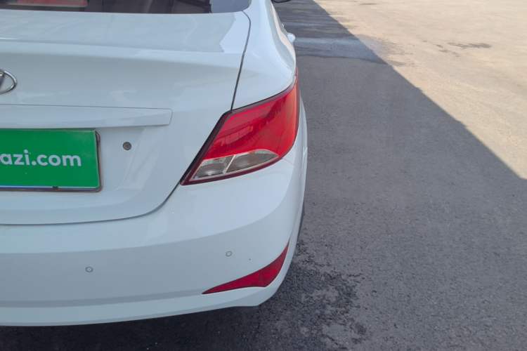 Used Hyundai Verna (older generation) 2014 1.4L Manual Smart GLS Trim Right Rear Taillight
