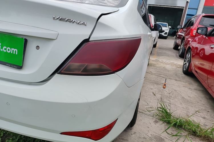 Used Hyundai Verna (older generation) 2014 1.4L Manual Smart GLS Trim Right Rear Taillight