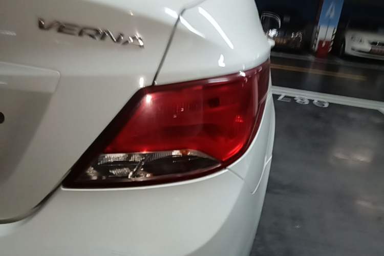 Used Hyundai Verna (older generation) 2014 1.4L Manual Smart GLS Trim Right Rear Taillight
