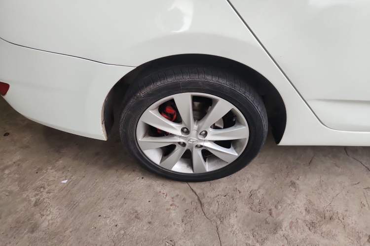Used Hyundai Verna (older generation) 2014 1.4L Manual Top-Tier Model TOP Right Rear Wheel Hub