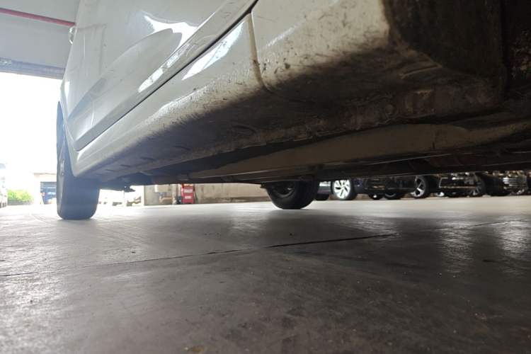 Used Hyundai Verna (older generation) 2014 1.4L Automatic Smart GLS Right Side Sill