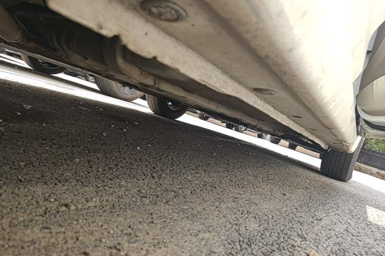 Used Hyundai Verna (older generation) 2014 1.4L Automatic Smart GLS Right Side Sill