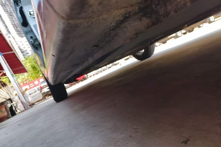 Used Hyundai Verna (older generation) 2014 1.4L Automatic Smart GLS Right Side Sill