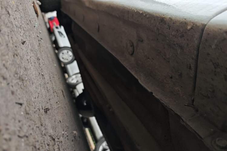 Used Hyundai Verna (older generation) 2014 1.4L Automatic Leading-Edge GLX Right Side Sill