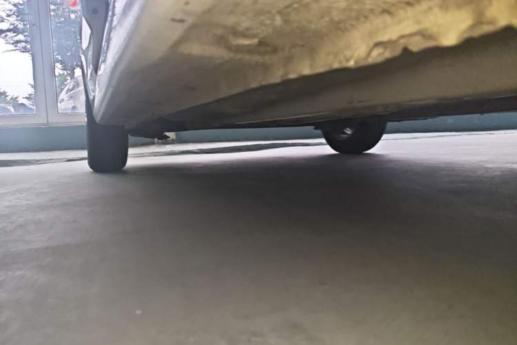 Used Hyundai Verna (older generation) 2014 1.4L Automatic Smart GLS Right Side Sill