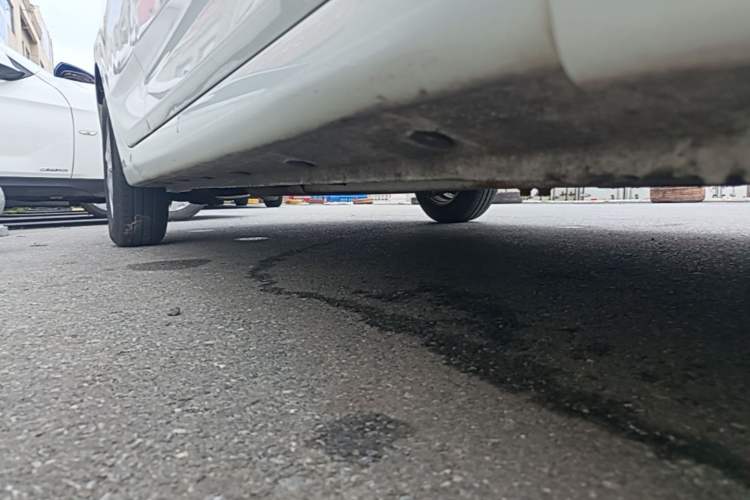 Used Hyundai Verna (older generation) 2014 1.4L Automatic Smart GLS Right Side Sill