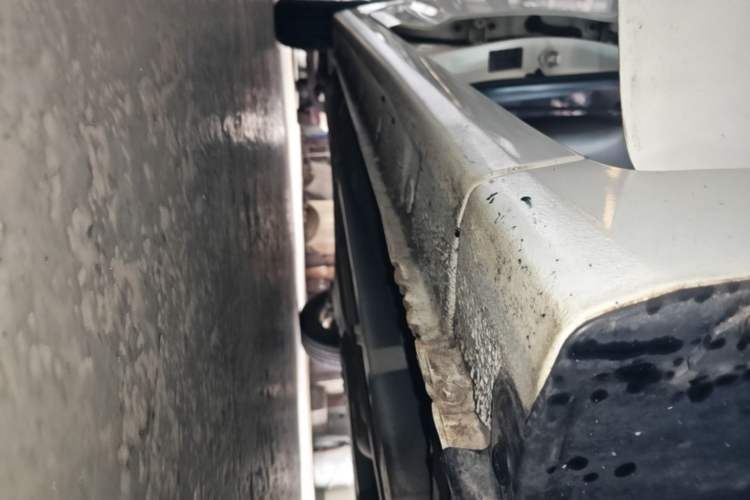 Used Hyundai Verna (older generation) 2014 1.4L Automatic Smart GLS Right Side Sill