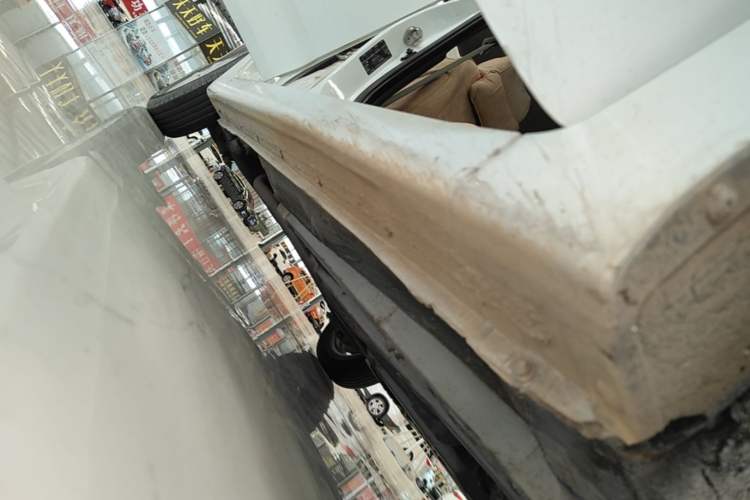 Used Hyundai Verna (older generation) 2014 1.4L Automatic Smart GLS Right Side Sill