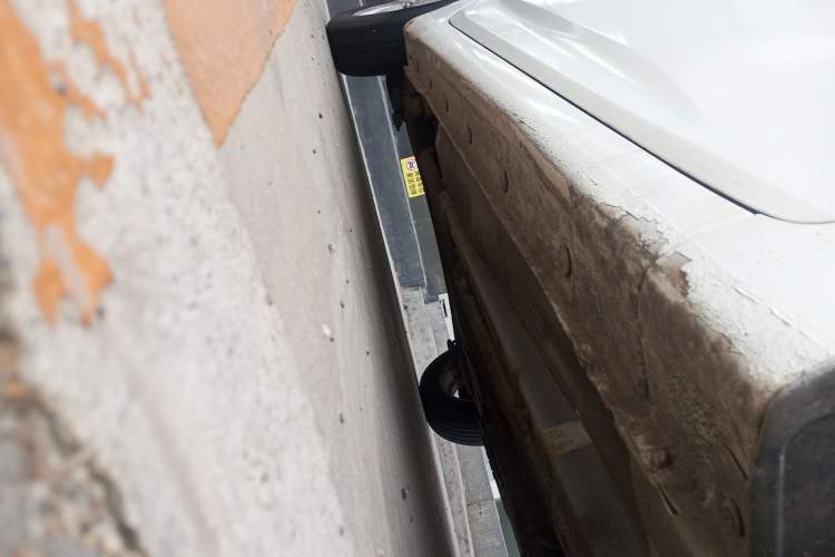 Used Hyundai Verna (older generation) 2014 1.4L Manual Smart GLS Trim Right Side Sill
