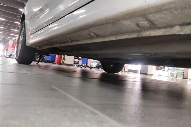 Used Hyundai Verna (older generation) 2014 1.4L Automatic Leading-Edge GLX Right Side Sill
