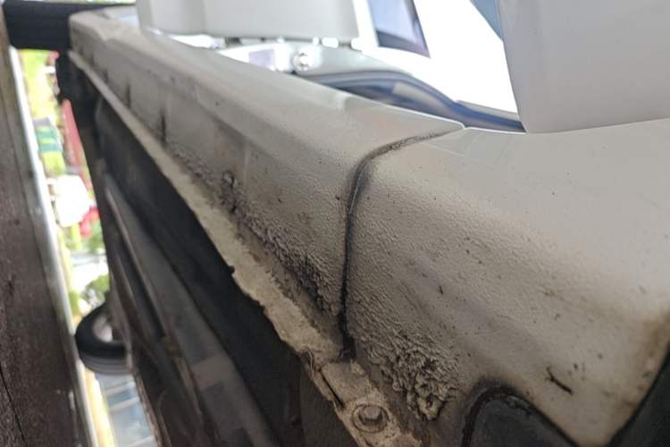 Used Hyundai Verna (older generation) 2014 1.4L Manual Smart GLS Trim Right Side Sill