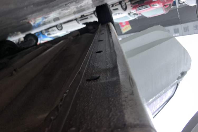 Used Hyundai Verna (older generation) 2014 1.4L Manual Smart GLS Trim Right Side Sill