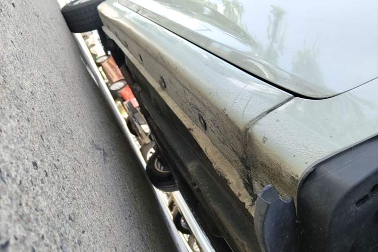 Used Hyundai Verna (older generation) 2014 1.4L Manual Smart GLS Trim Right Side Sill