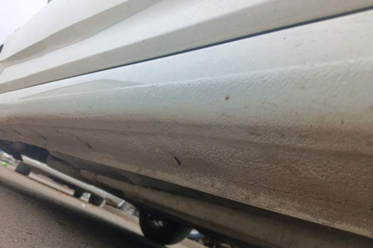 Used Hyundai Verna (older generation) 2014 1.4L Manual Smart GLS Trim Right Side Sill