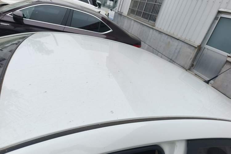 Used Hyundai Verna (older generation) 2014 1.4L Manual Smart GLS Trim Roof