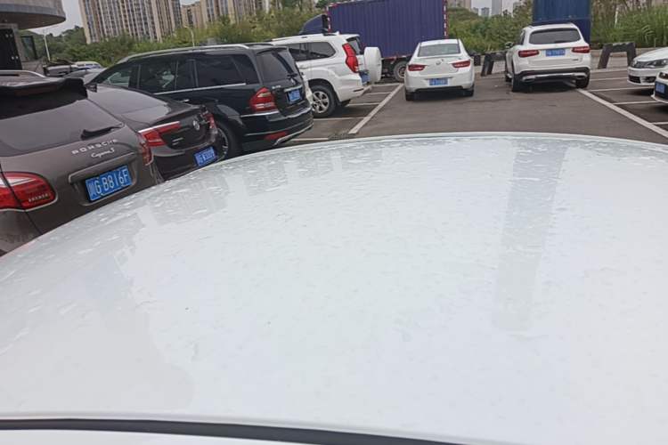 Used Hyundai Verna (older generation) 2014 1.4L Manual Smart GLS Trim Roof